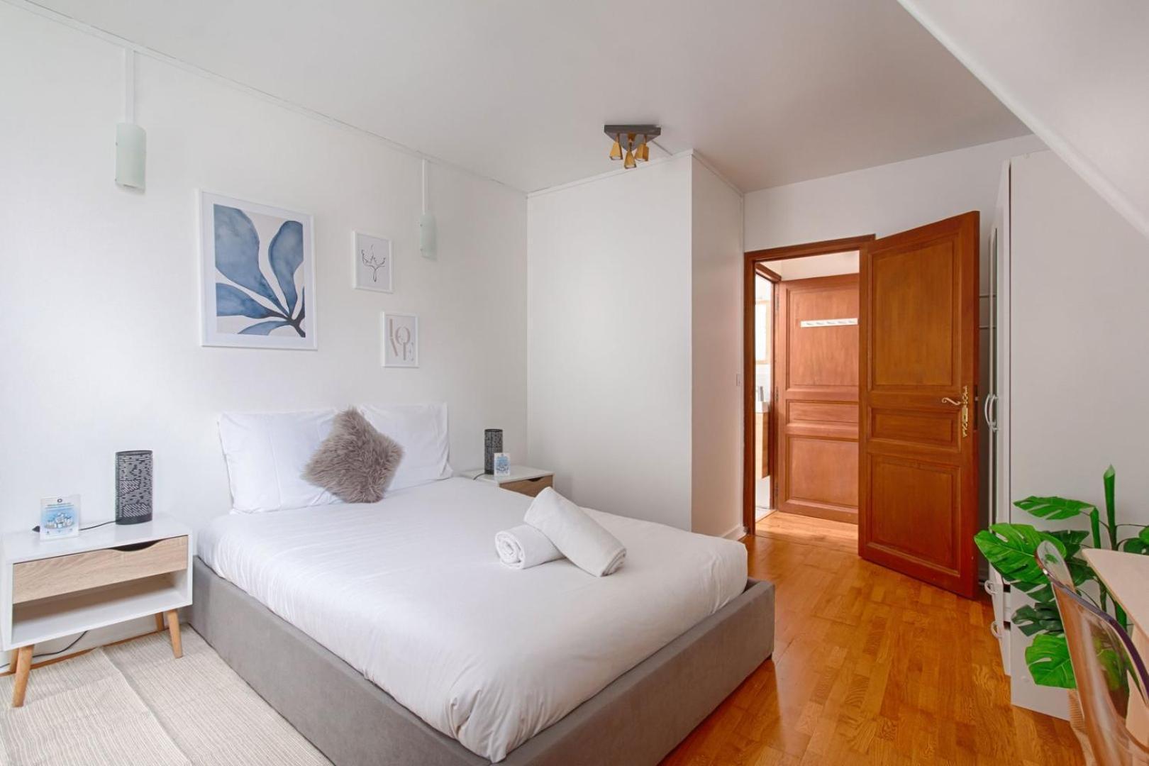 Appartement Near To Saint Lazare - 6P Париж Екстериор снимка