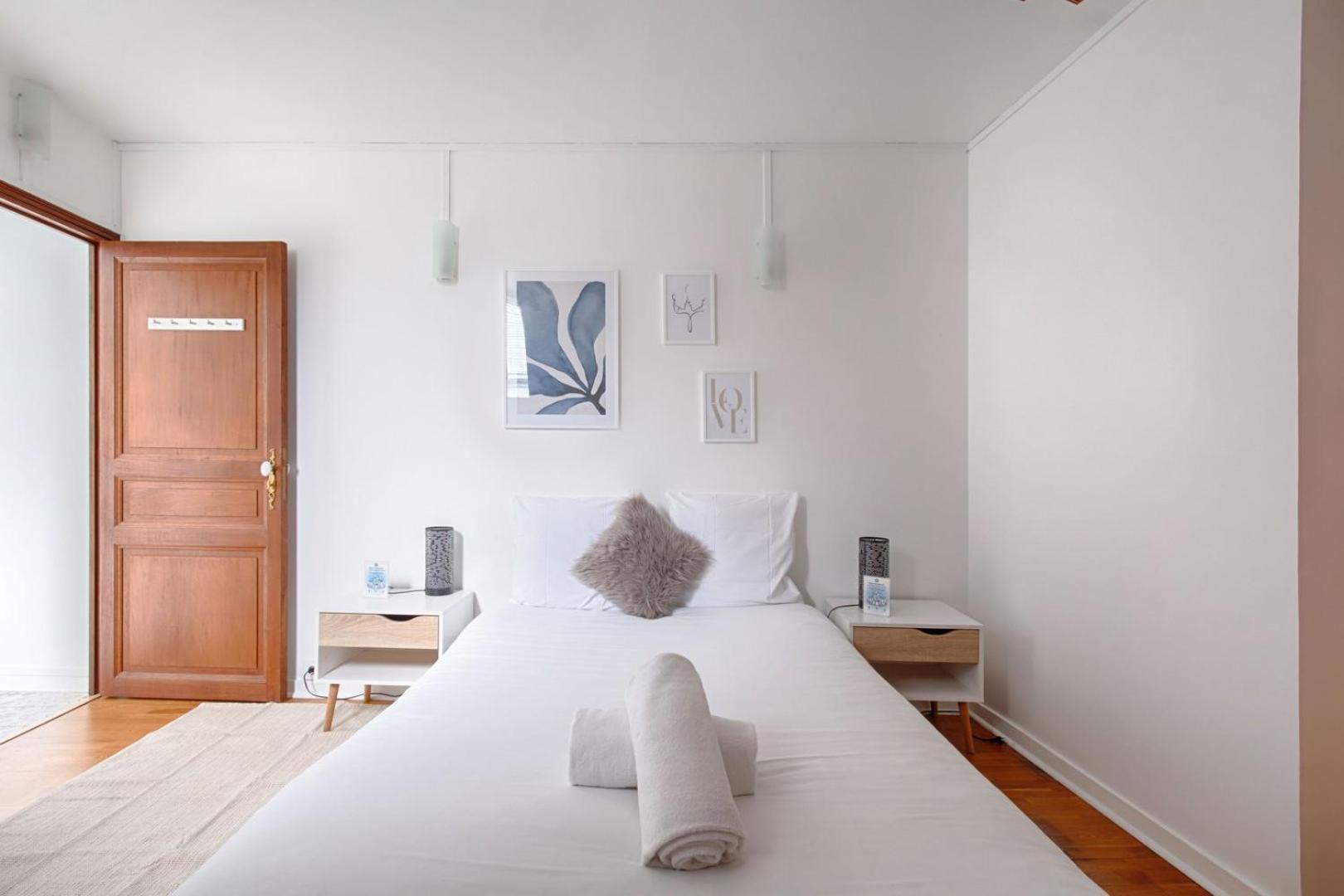 Appartement Near To Saint Lazare - 6P Париж Екстериор снимка
